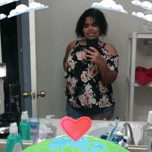 Meet your Posher, Adriona